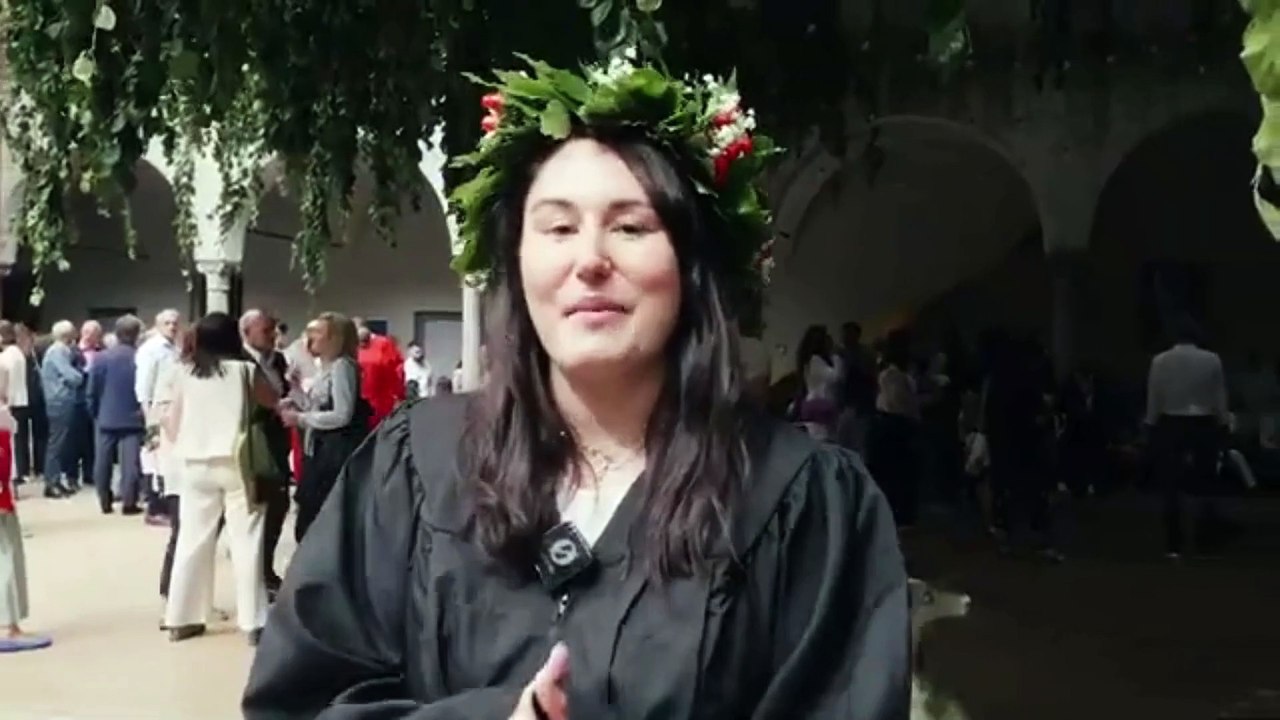 studente soddisfatto della sua laurea