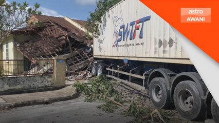 Wanita nyaris maut, rumah dirempuh lori kontena