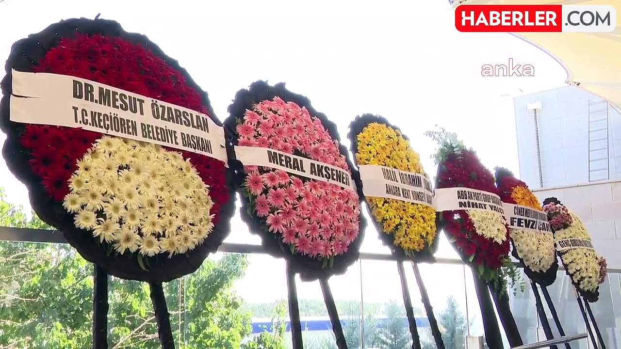 Ankara Büyükşehir Belediye Başkanı Mansur Yavaş'ın eski basın danışmanının annesi son yolculuğuna uğurlandı