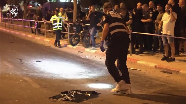 텔아비브서 행인 배낭 폭발물 터져...하마스 배후 자처 / YTN