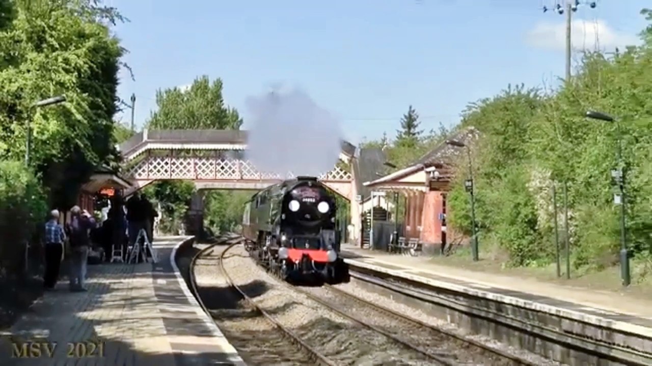 63 Beautiful Railway Stations