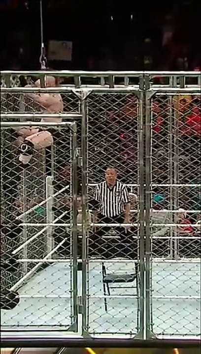 Roman Reigns’ chair flip  #Short (1)