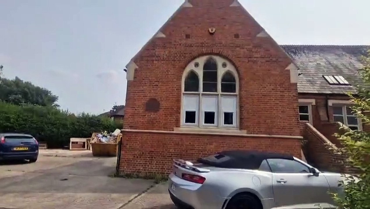 The Old School in Eye