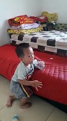 Dede In Hau mimik cucu