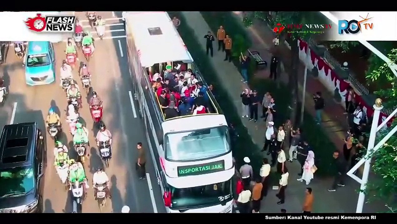 MENPORA KAWAL PAWAI ATLET OLIMPIADE PARIS 2024 MENUJU ISTANA NEGARA