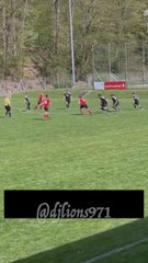 les joies des terrains de foot de district