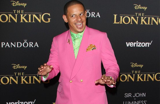 Eric André was 'racially profiled' as he travelled through Melbourne Airport