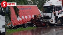 Taxi driver, passenger killed in crash with lorry near Muar