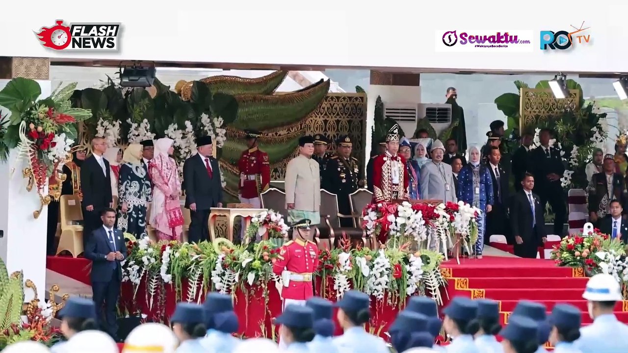 Kenakan Baju Adat Jawa Mataram Prabowo Dampingi Jokowi di Upacara Penurunan Bendera HUT RI ke-79