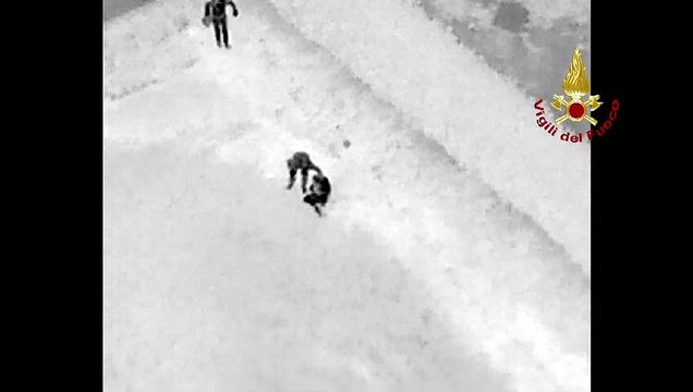 Arezzo, ragazzina scomparsa: le immagini della termocamera dei vigili del fuoco che l'hanno ritrovata