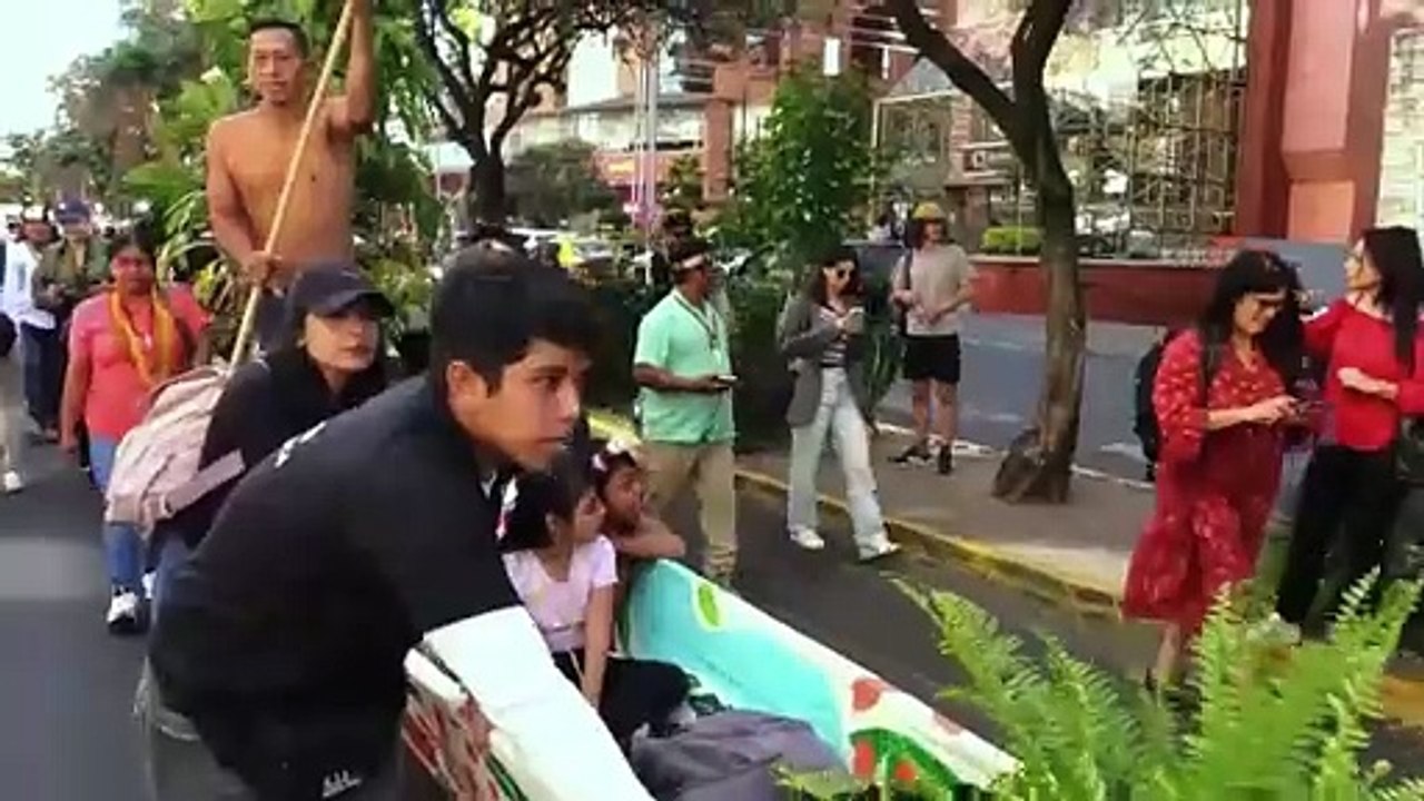 El pueblo waorani marcha para exigir el cierre...