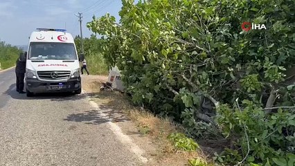 Direksiyon hakimiyetini kaybeden minibüs tarlaya uçtu