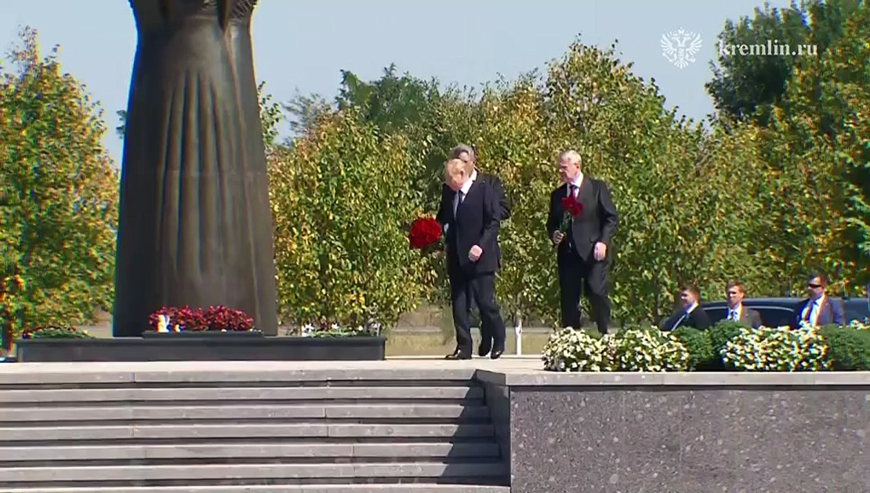 El Presidente Vladimir Putin visitó la ciudad de Beslán en vísperas del 20 aniversario del asedio a la escuela de Beslán