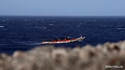 Lo sbarco di 85 migranti nelle Isola Canarie, arrivi raddoppiati