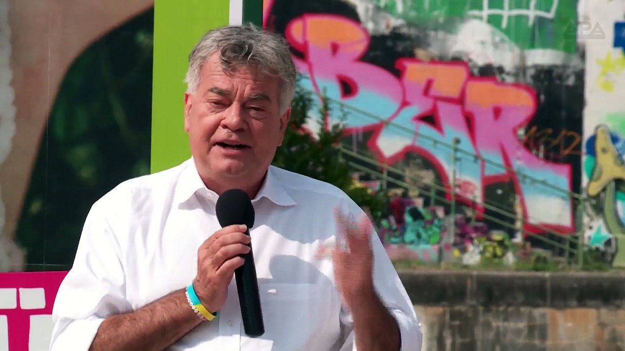 'Klima oder Krise?': Grüne präsentieren Plakate