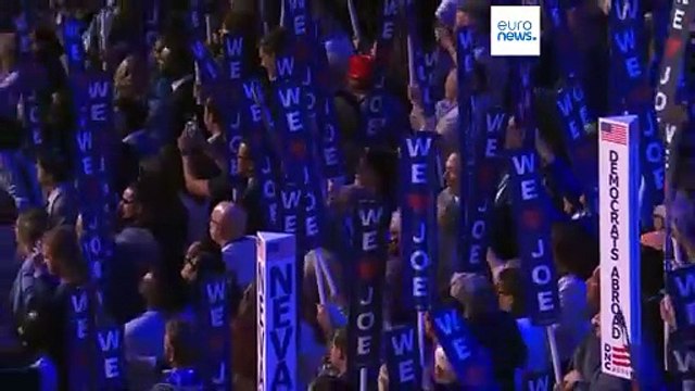 Biden acclamato e commosso alla convention del Partito Democratico a Chicago, Harris: Grazie Joe