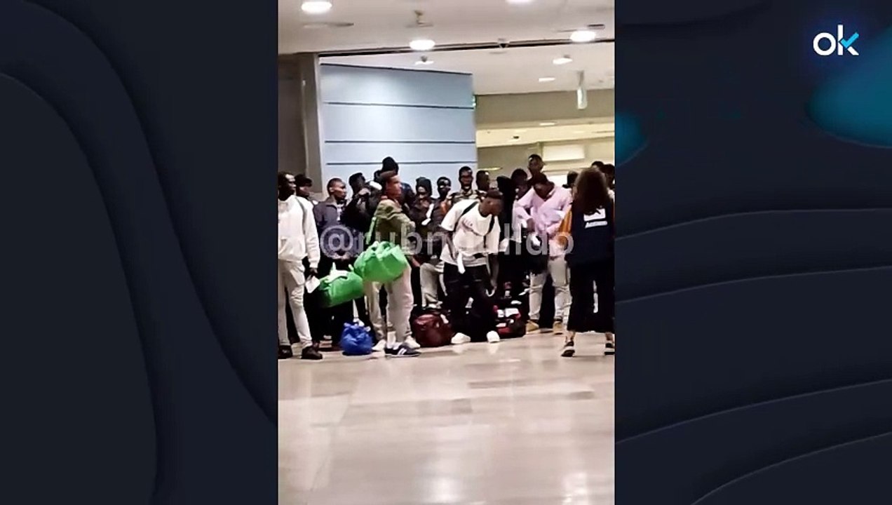 Así entran más de 500 inmigrantes ilegales a Barajas trasladados por el Gobierno desde Canarias