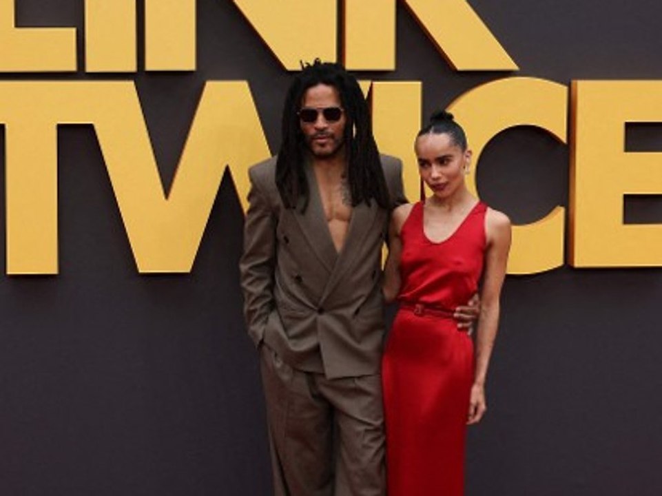 Modisches duo: lenny kravitz unterstützt tochter zoë bei premiere