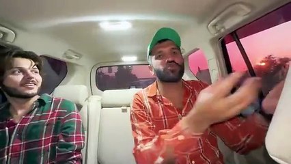 New jahaz ki trat brbad ho gae