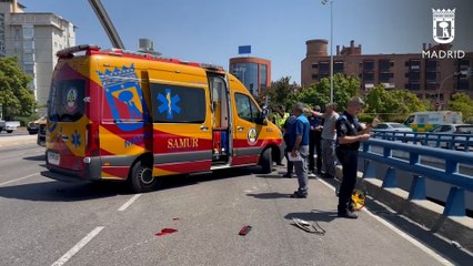 Seis heridos por el choque de un autobús de la EMT y un turismo en el Puente de Ventas (Madrid)