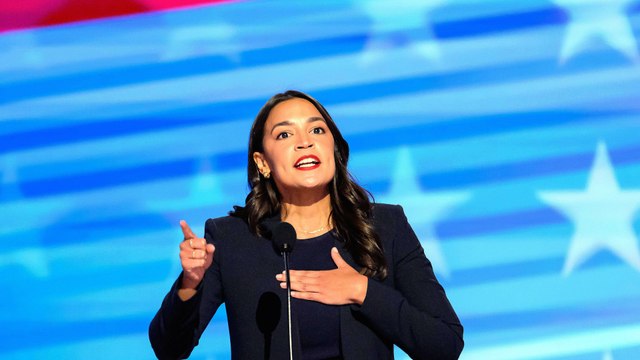 « AOC » multiplie les punchlines contre Donald Trump à la convention démocrate