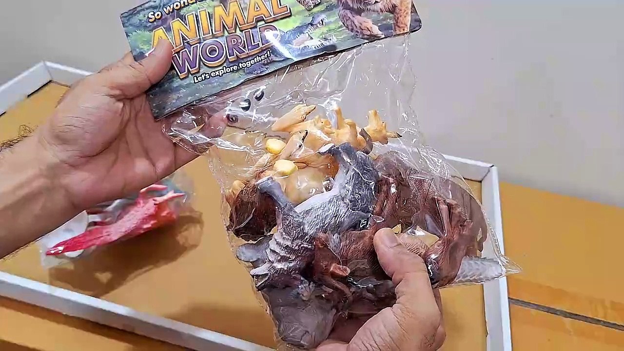 Unboxing and Review of Animal Figure Toy Set , includes Farm and Jungle Animal Playsets with an Artificial Tree and Fencing , Ideal for Birthday and Return Gifts
