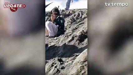 Download Video: Pendaki Gunung Dukono di Halmahera Utara Lari Berhamburan Saat Erupsi