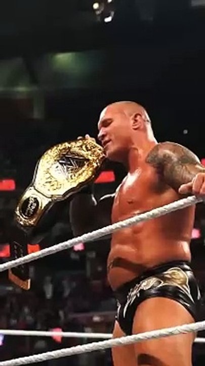 Randy Orton gave Gunther a good look at what could happen at #WWEBash in Berlin.