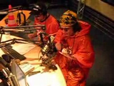 Le Uku du Friday S01E09 Steady_ As She Goes - The Raconteurs