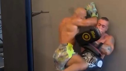 Il bodyguard di Messi si dà allo sport: il muro non è al sicuro! 💪