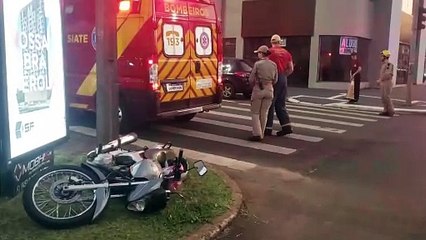 Motociclista fica ferido em acidente na Avenida Toledo