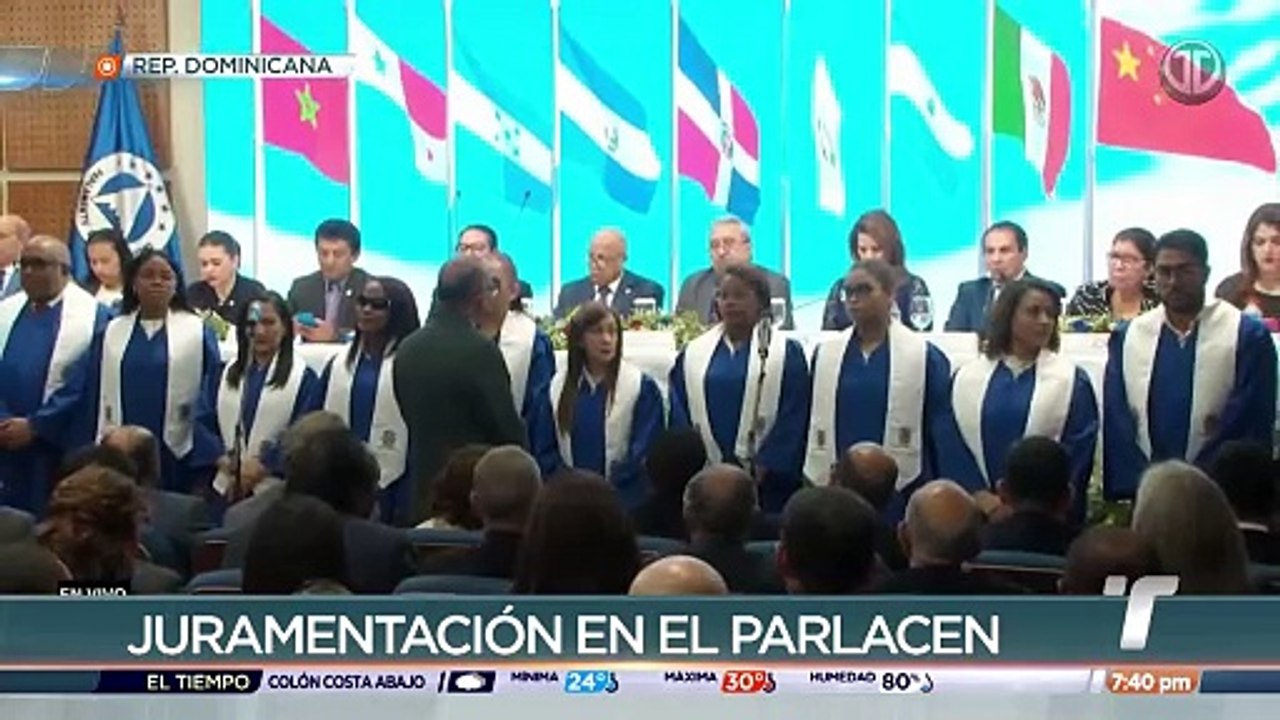 Juramentan a los nuevos diputados panameños del Parlacen
