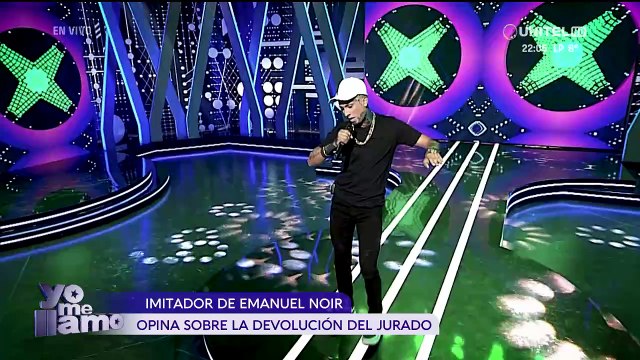 “Las desafinaciones son del artista”, dijo el imitador de Emanuel Noir ante el pedido de afinar la voz, que observó Luis Vega