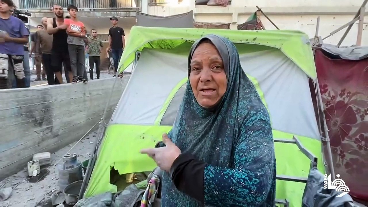 غارة إسرائيلية تستهدف منزلاً قرب مأوى للنازحين في محيط مستشفى ناصر بخان يونس جنوب قطاع غزة
