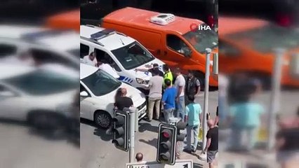 Trafikte polise saldırı anı kamerada