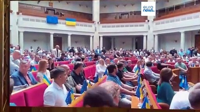 El Parlamento ucraniano prohíbe las actividades de grupos religiosos vinculados a Moscú