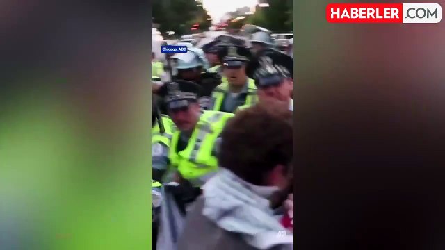 ABD'de İsrail konsolosluğu önünde göstericilere polis müdahalesi