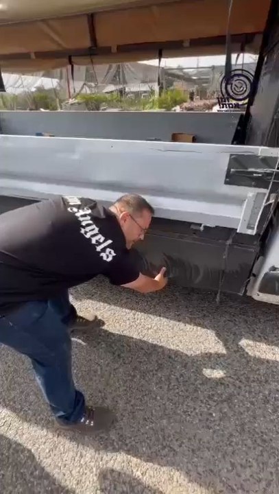 Des agents du Mossad ont été pris en flagrant délit, cachés dans un camion alors qu'ils entraient au Liban pour assassiner Sayyed Nasrallah !  ☠️