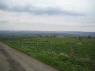 Prés de rien et loin de tout