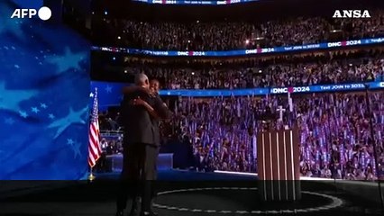 Chicago, gli Obamas sostengono Kamala Harris: "Yes, she can"