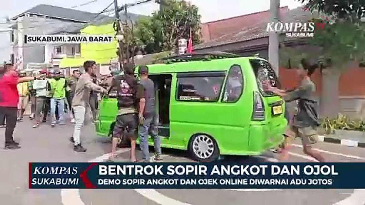 Unjuk Rasa Sopir Angkot Dan Ojek Online Diwarnai Adu Jotos