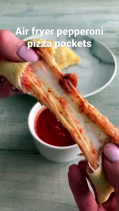 The easiest pizza snack ever