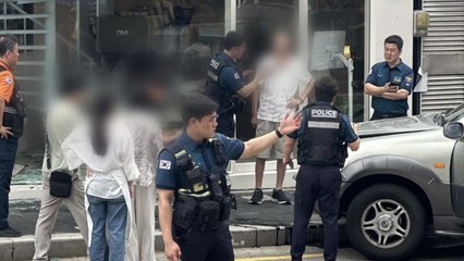 서울 광장동에서 SUV, 카페로 돌진...1명 부상 / YTN