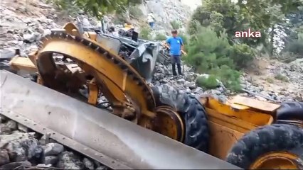 Bergama'da iş makinesi uçurumdan düştü, operatör hayatını kaybetti