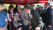 CHP Genel Başkanı Özgür Özel, Şehit Piyade Uzman Çavuş'un Cenaze Törenine Katıldı