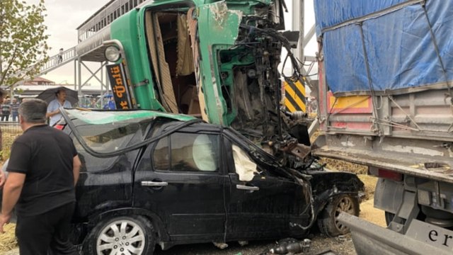 Afyonkarahisar'da zincirleme kaza kamerada