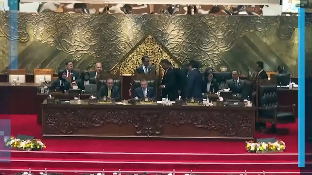 RUU PILKADA DITUNDA, CURIGA DIKETOK TENGAH MALAM