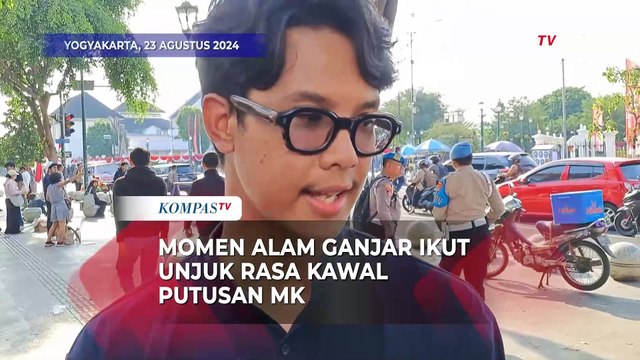 Momen Alam Ganjar Ikut Demo Kawal Putusan MK di Yogyakarta