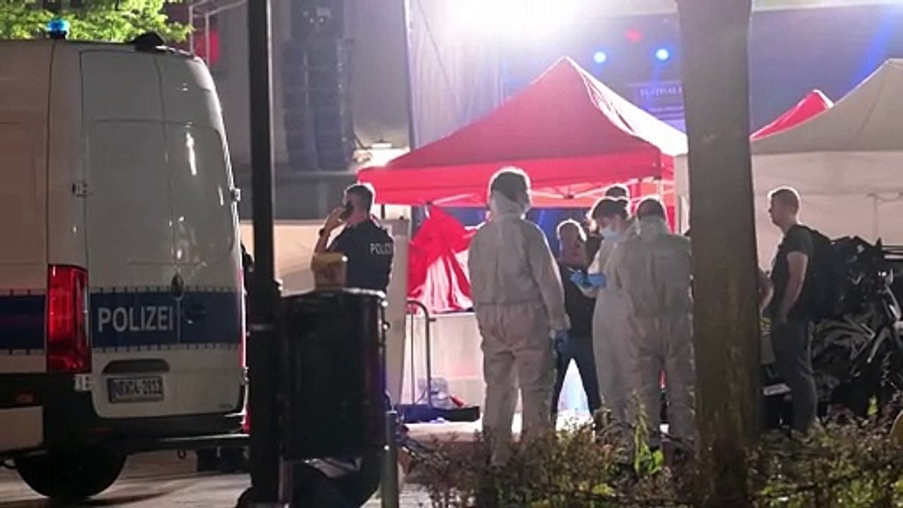 Drei Tote bei Messerangriff in Solingen - Polizei sucht nach dem Täter