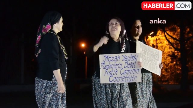 Köyde Kadınlar Tarafından Sahnelenen Tiyatro Oyunu Büyük Beğeni Kazandı